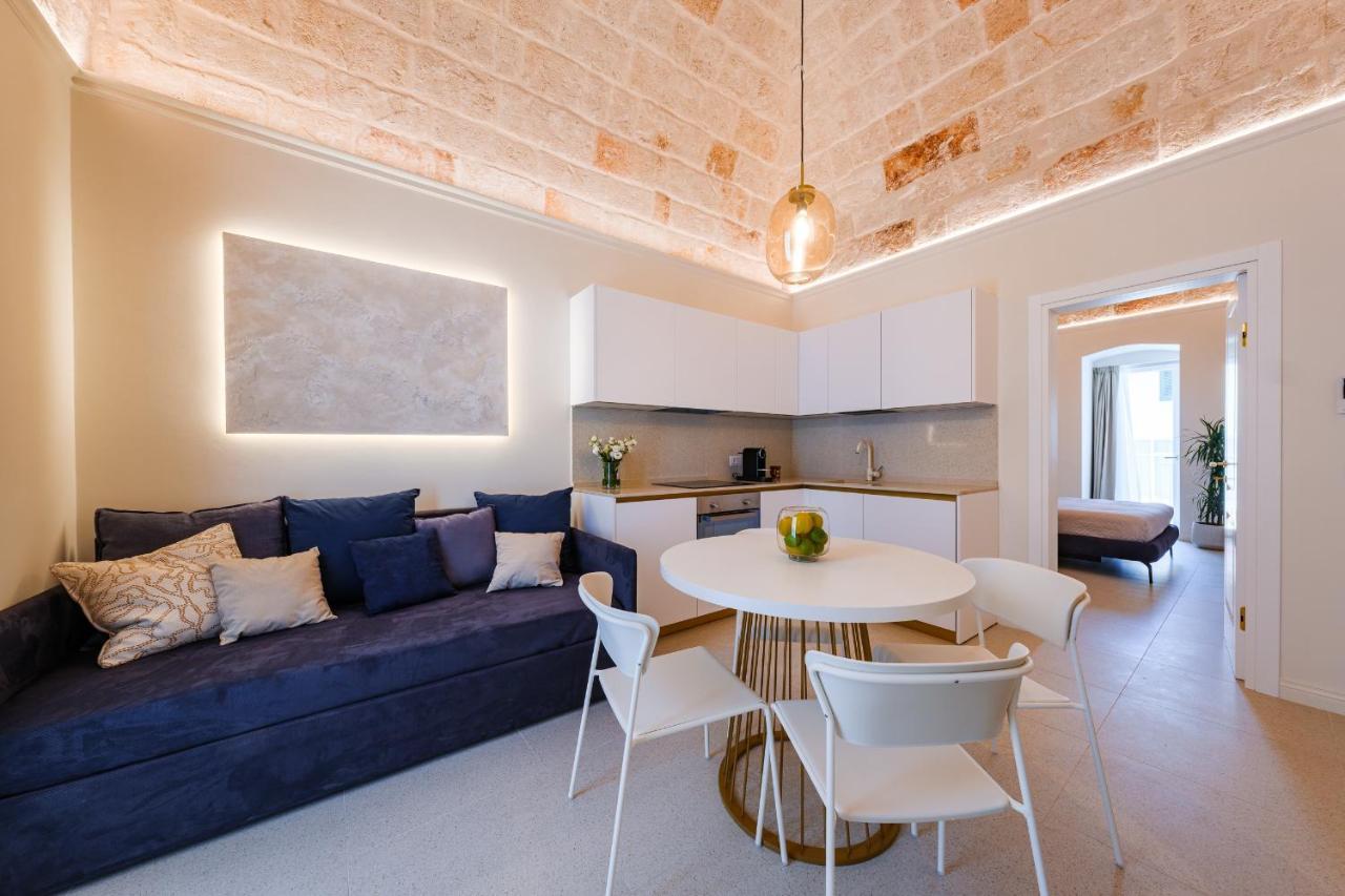 Helloapulia Charming Palazzo Clemente - Self-Catering Suites With Aircondition Monopoli Exterior foto